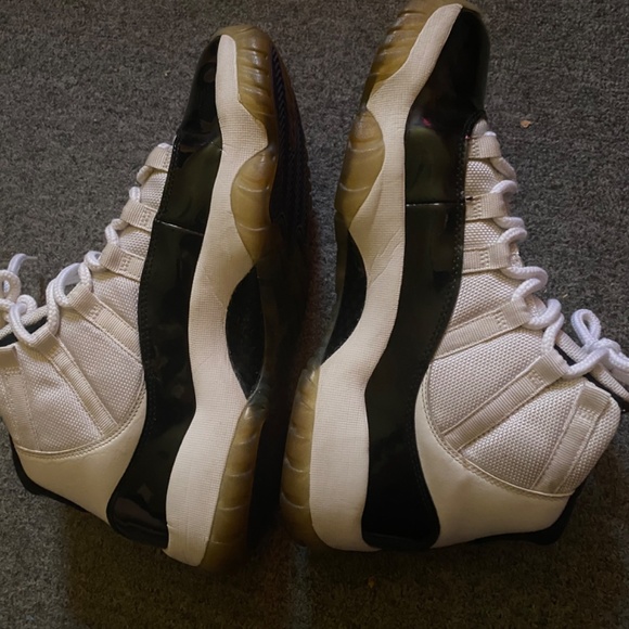 Air Jordan 11 Concord 2011 - Picture 2 of 8